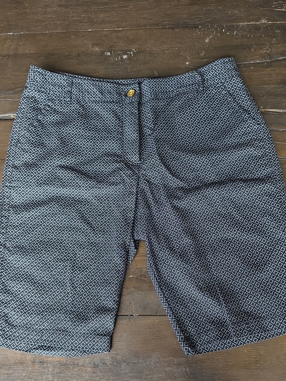 (12) Charter Club Black and White Printed Bermuda Shorts Academia Classic Casual